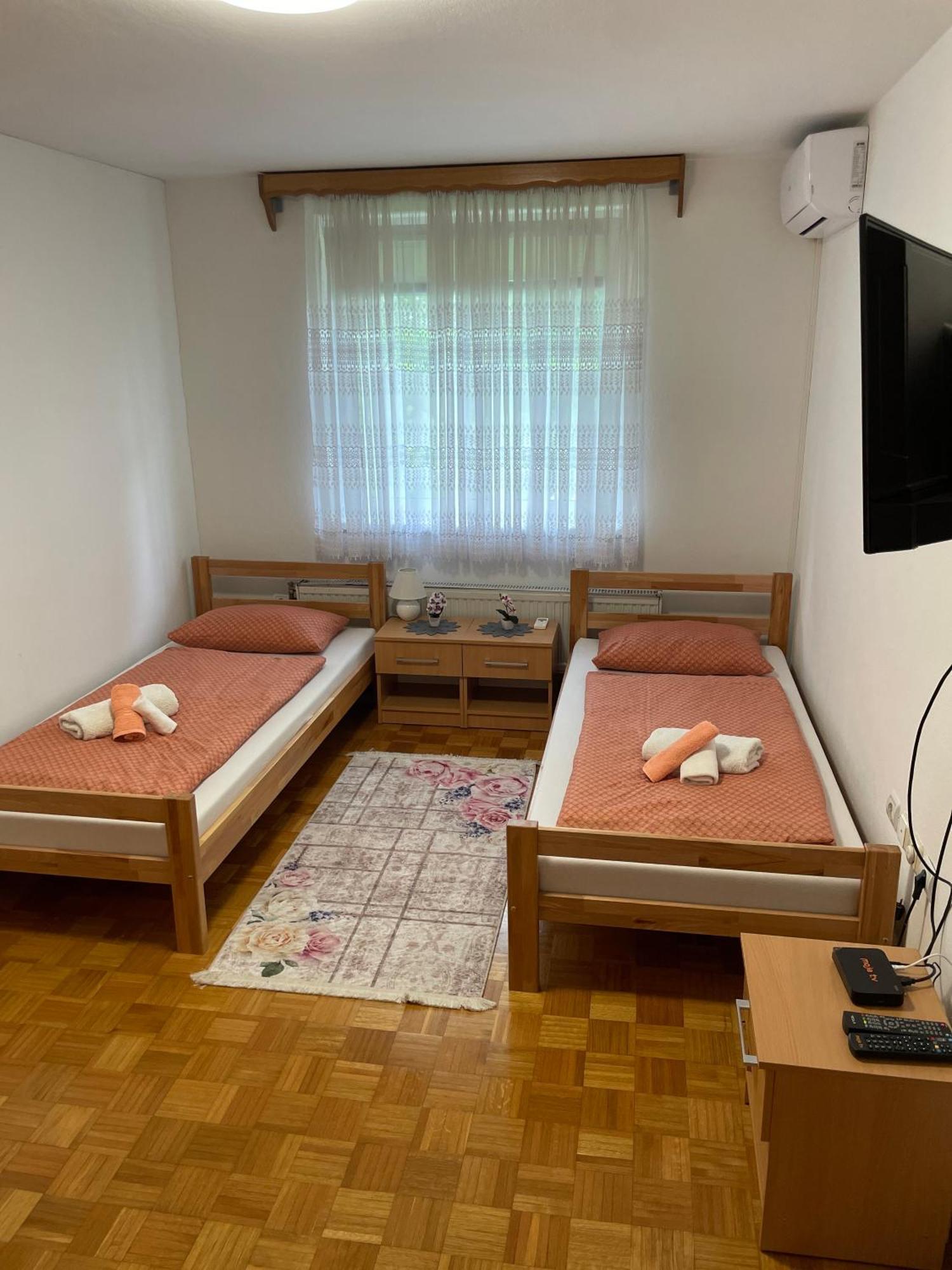 Sobe Lara Apartment Gradacac Екстериор снимка